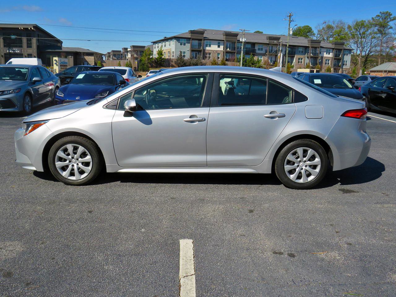 Used 2020 Toyota Corolla LE FWD image 10