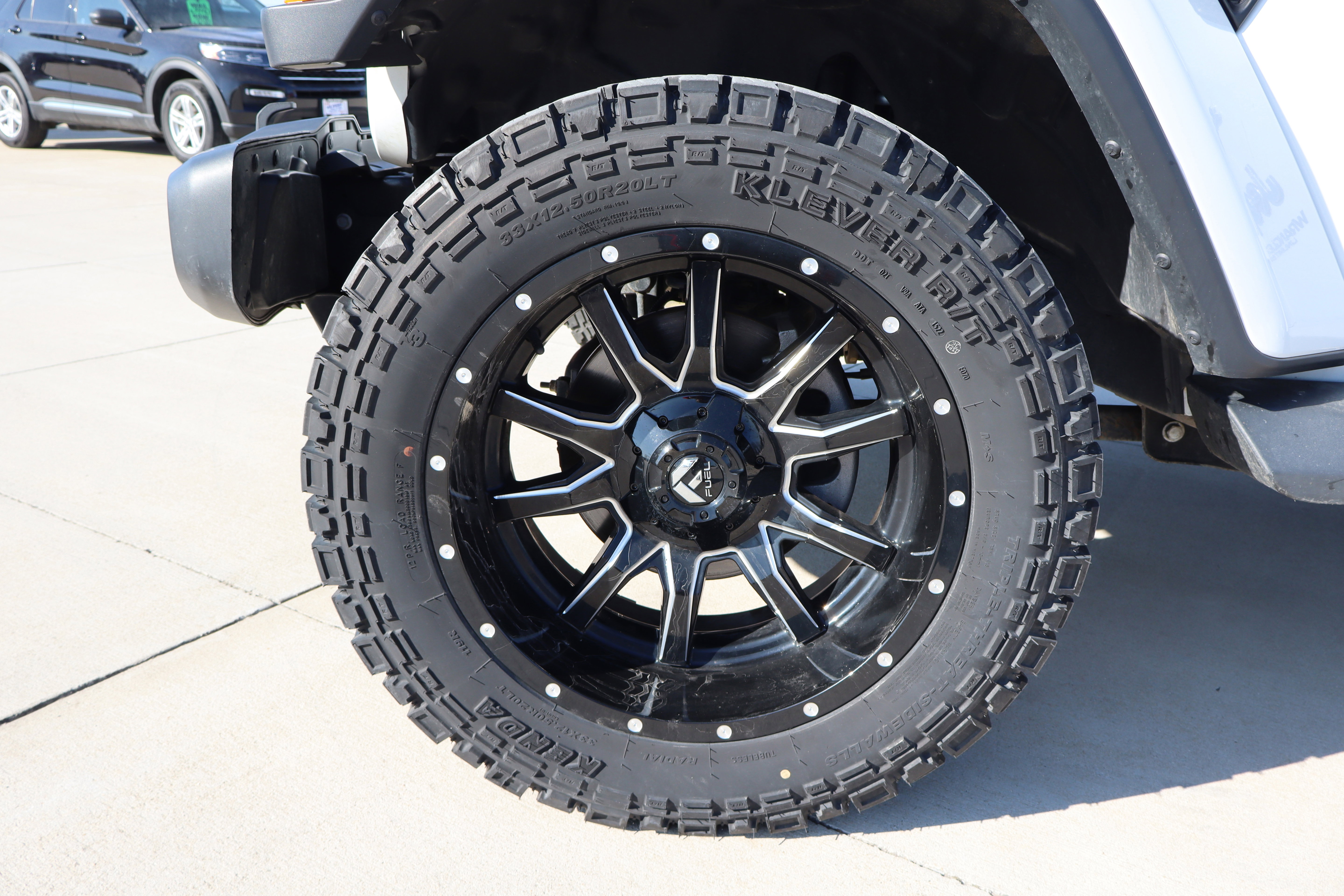 Used 2018 Jeep Wrangler Unlimited Sahara image 26
