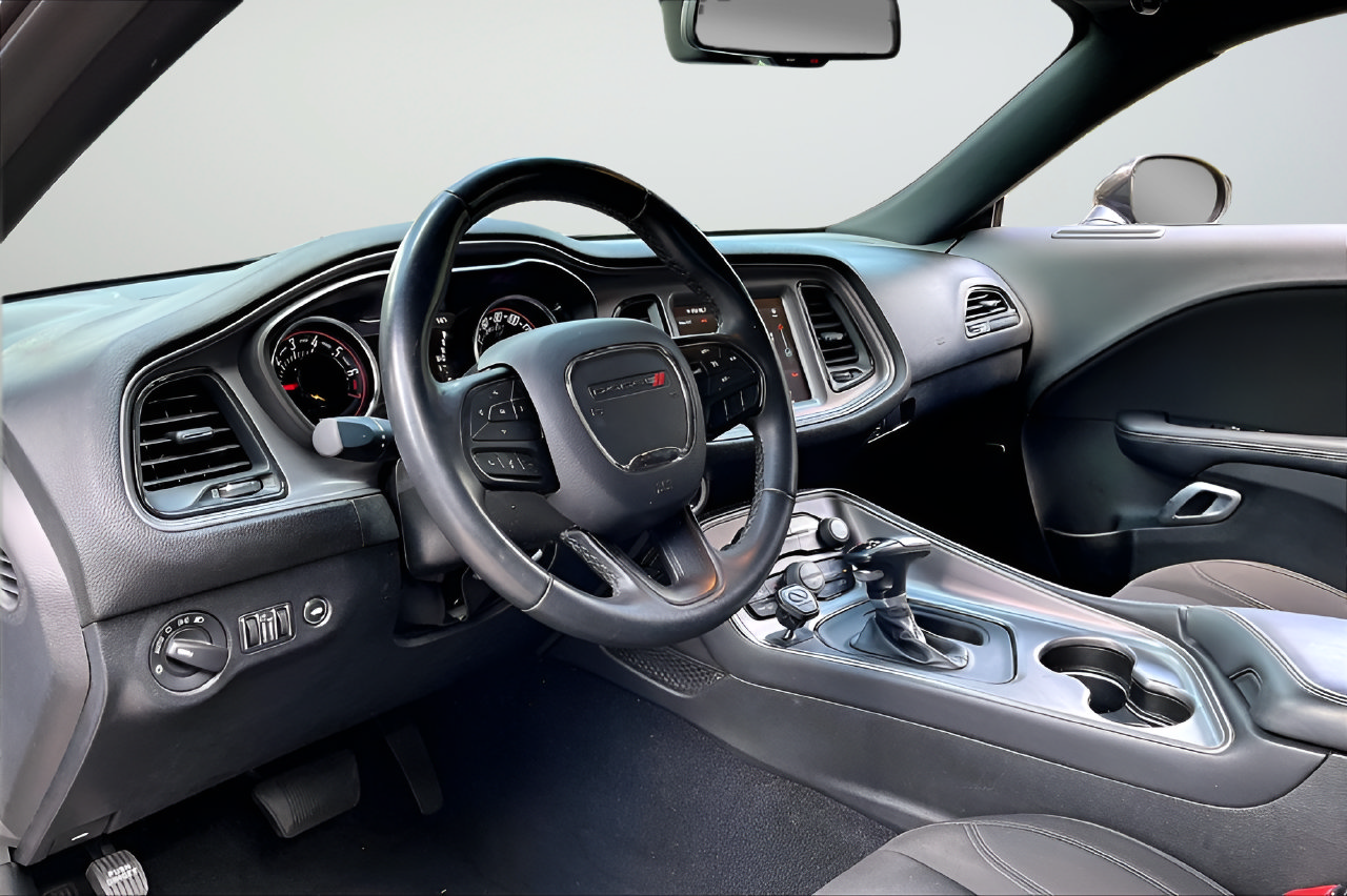 Used 2023 Dodge Challenger SXT RWD image 14