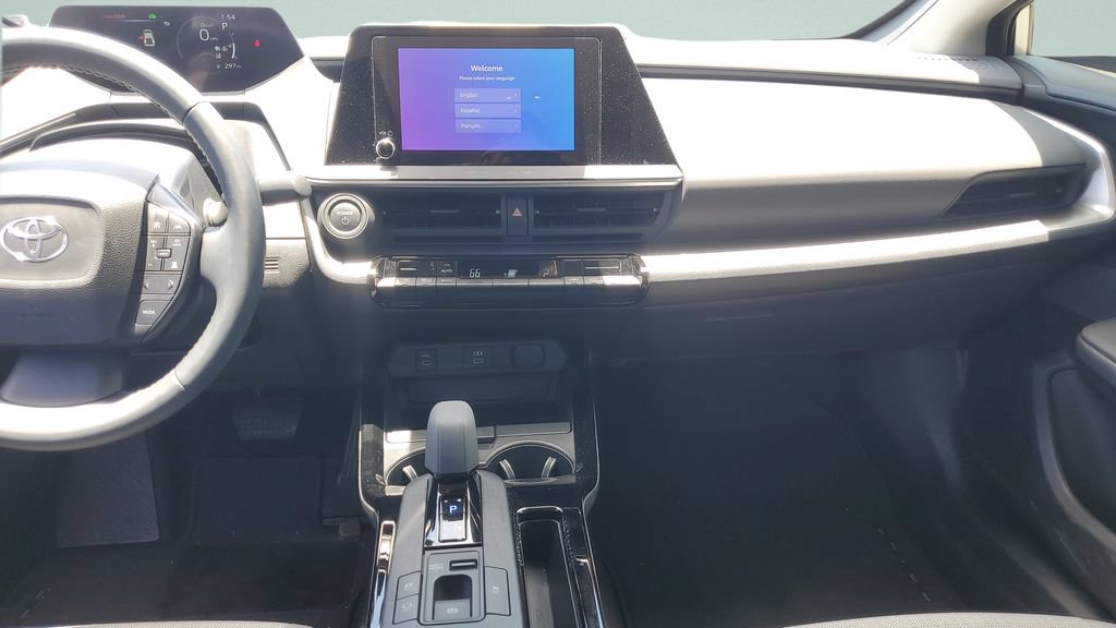 Used 2025 Toyota Prius LE FWD image 16