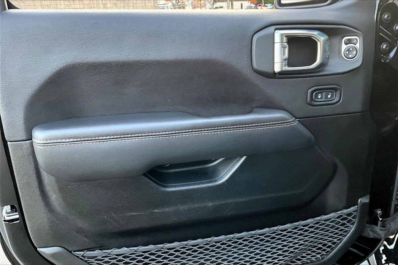 Certified 2023 Jeep Gladiator Overland image 25