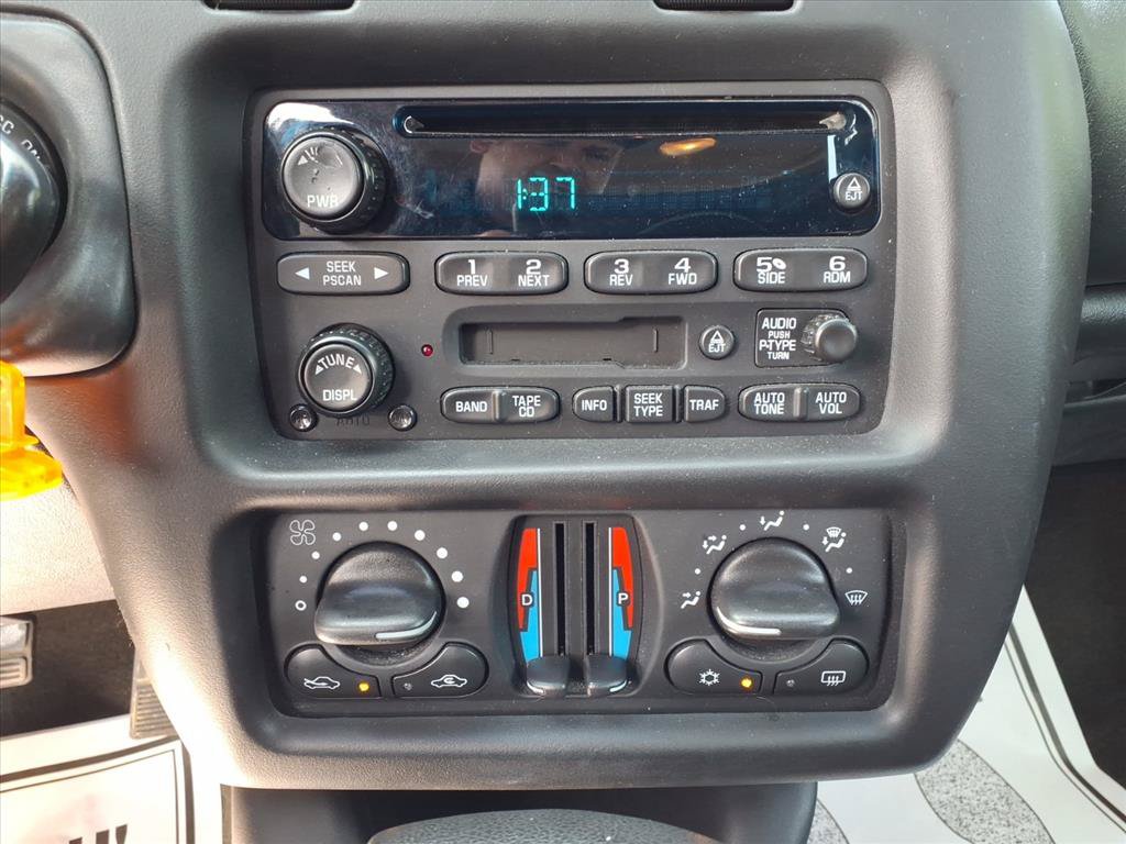 Used 2004 Chevrolet Monte Carlo SS w/ Preferred Equipment Group FWD image 11