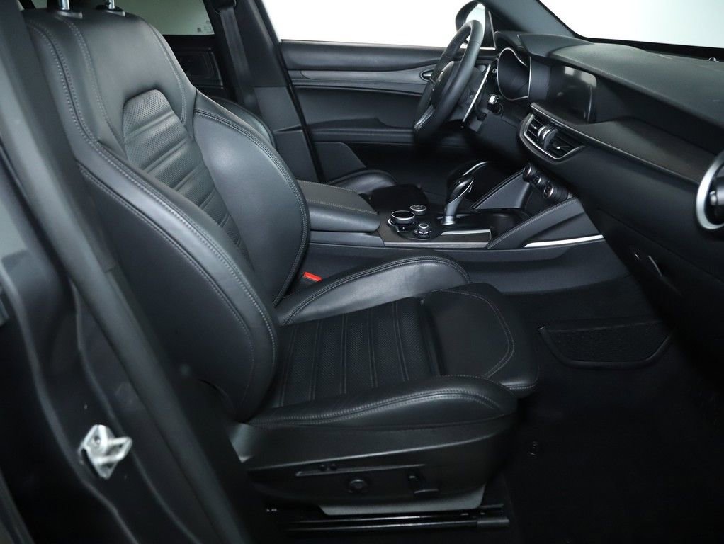 Used 2018 Alfa Romeo Stelvio Ti Sport image 35