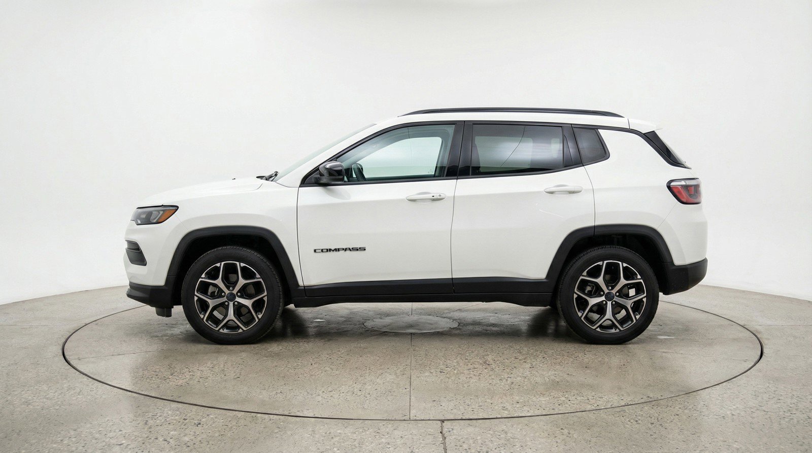 Used 2025 Jeep Compass Limited image 5