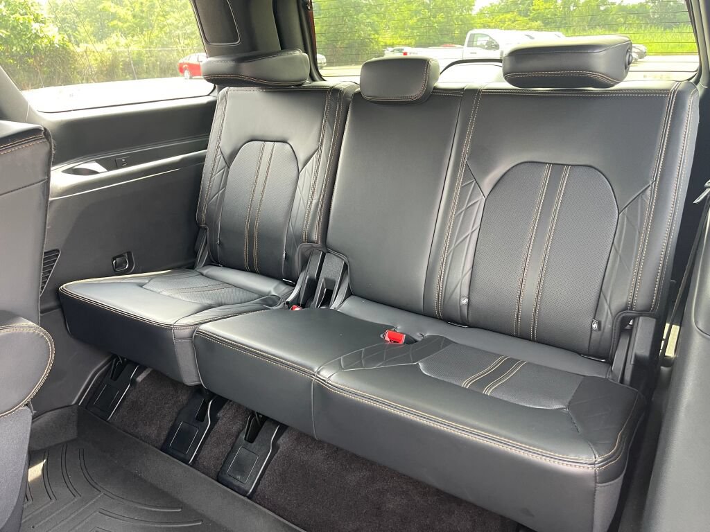 Used 2023 Ford Expedition Platinum AWD/4WD image 24