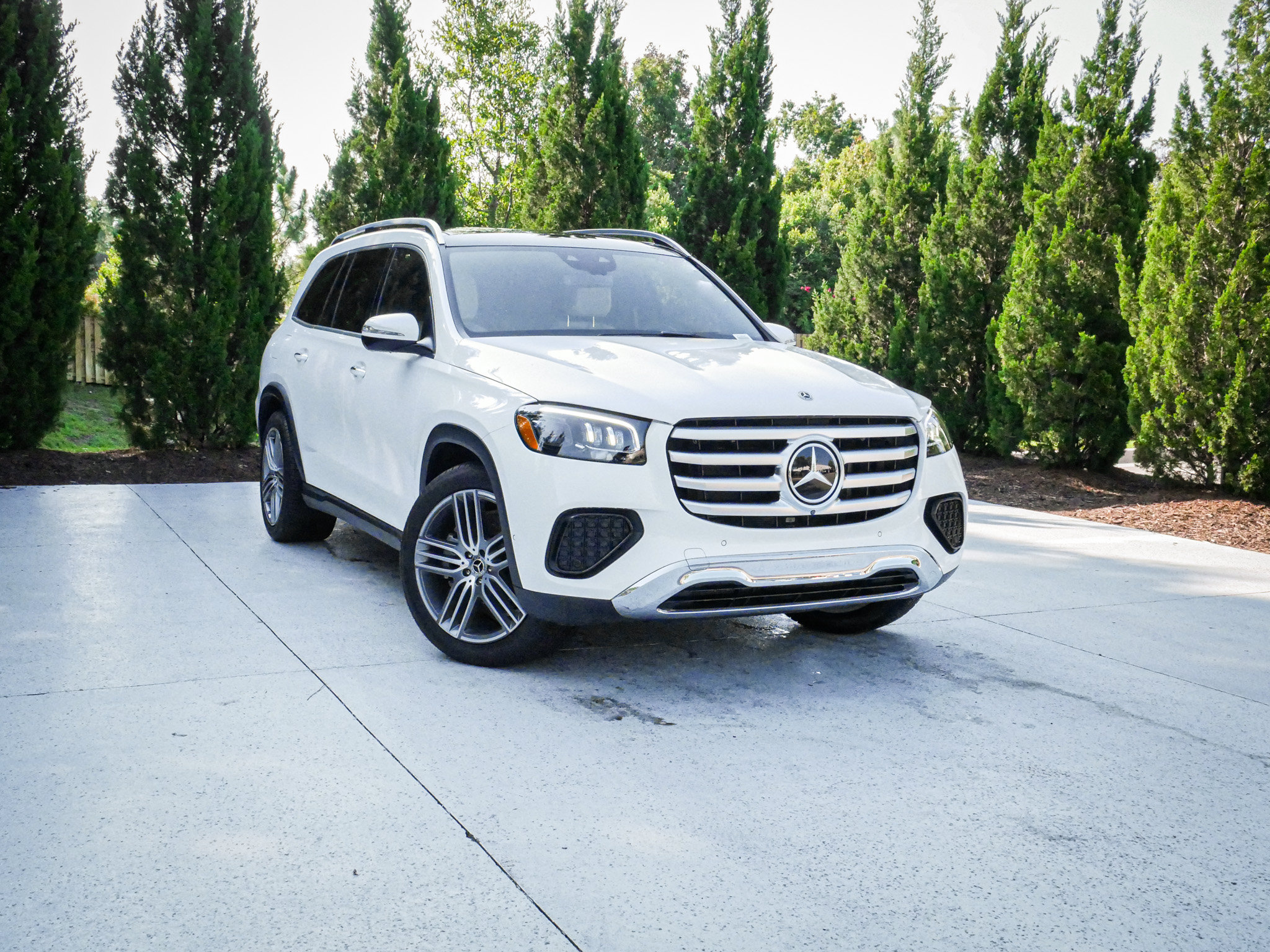 Used 2025 Mercedes-Benz GLS 450 4MATIC image 2