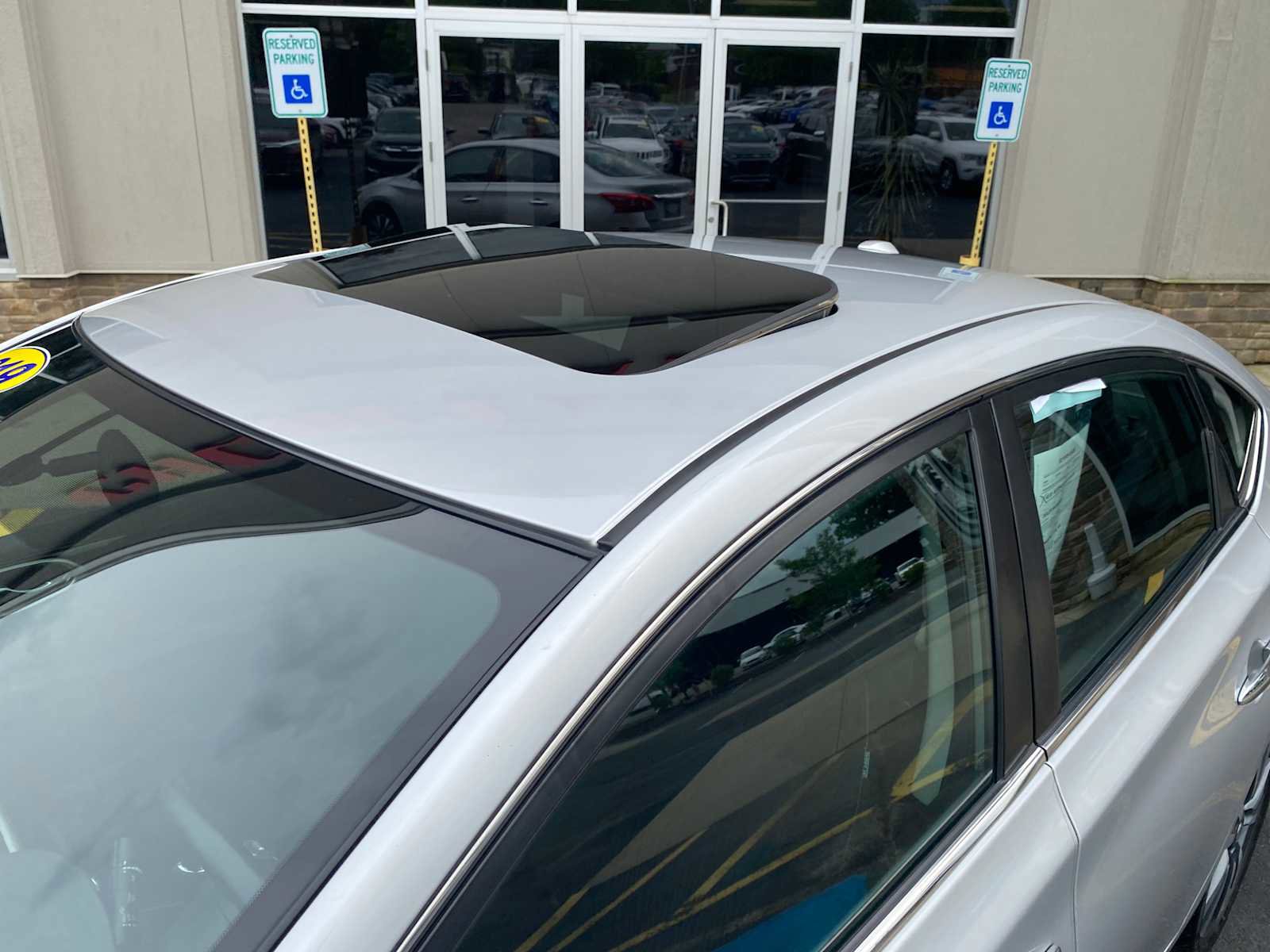 Used 2019 Nissan Sentra SV w/ Special Edition Package FWD image 5