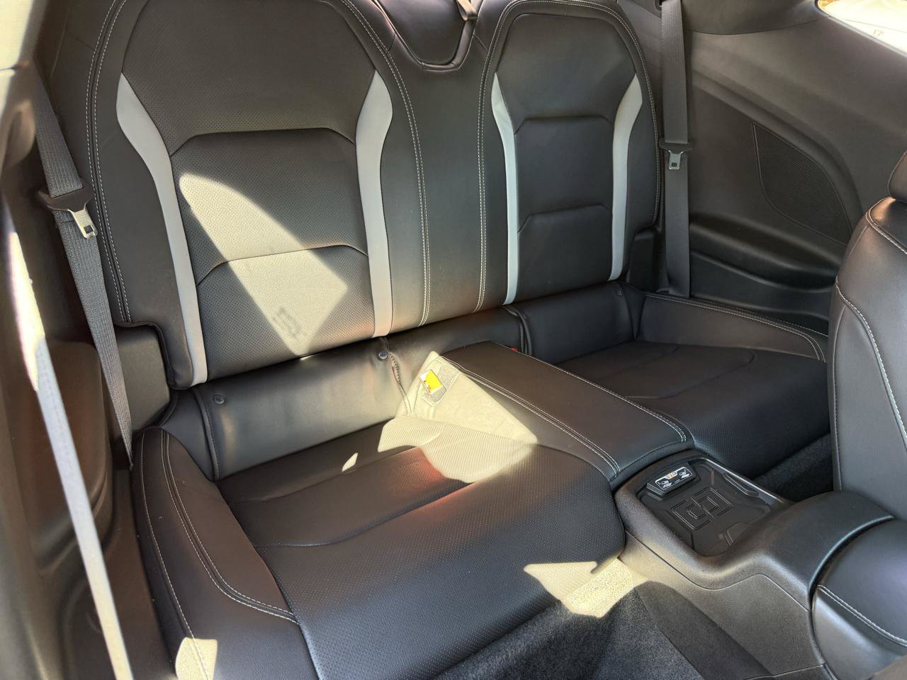 Used 2018 Chevrolet Camaro LT RWD image 8