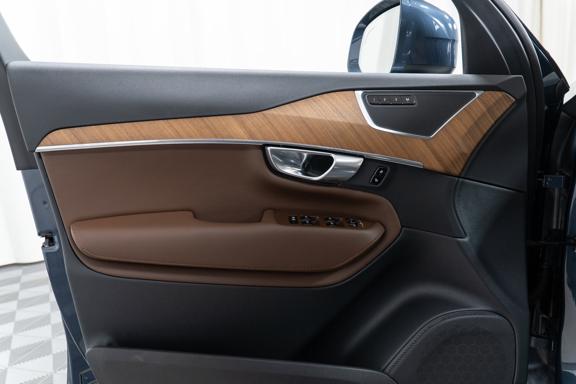 Certified 2024 Volvo XC90 B6 Plus w/ Protection Package Premier image 11