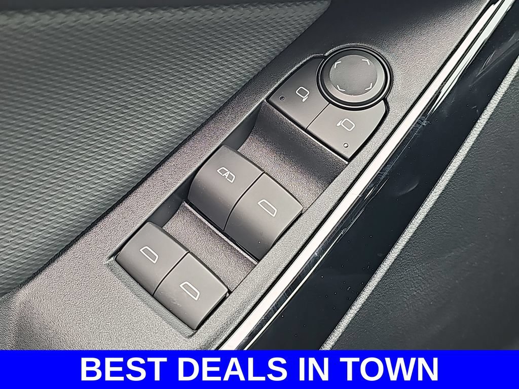 New 2026 Chevrolet Equinox LT w/ Safety and Technology Package FWD image 28