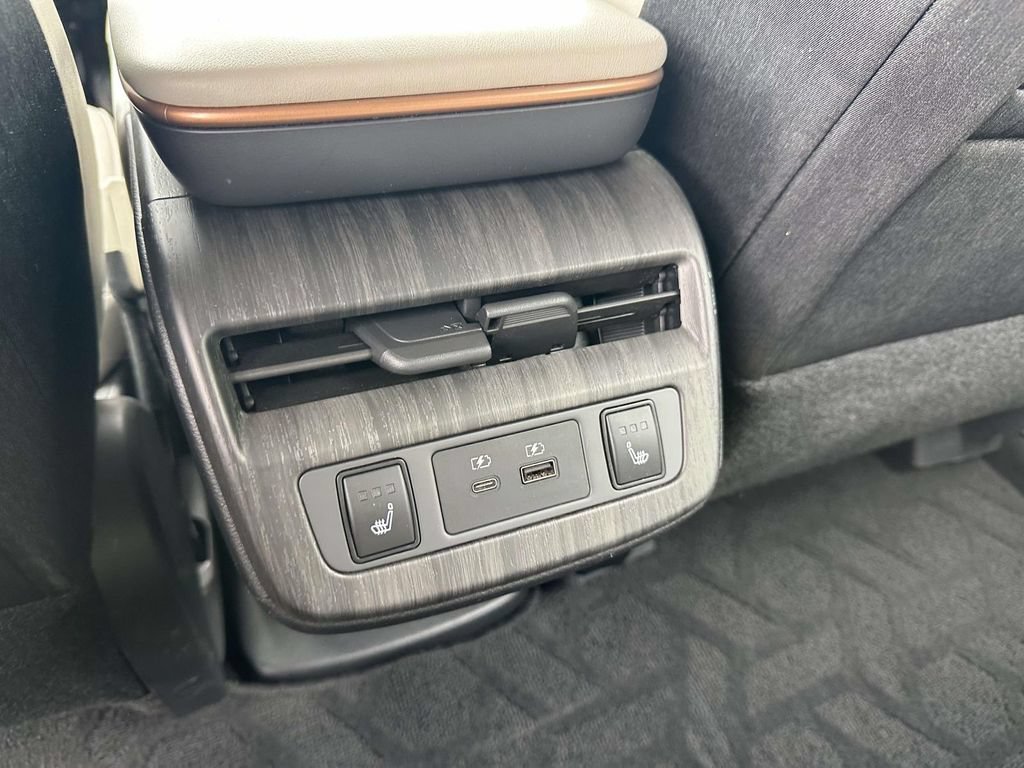 Used 2024 Nissan Ariya AWD image 14