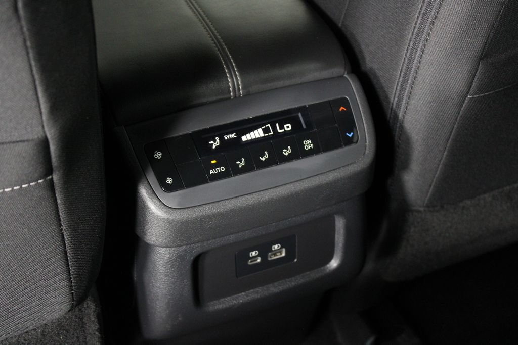 Certified 2024 Nissan Pathfinder SV FWD image 22