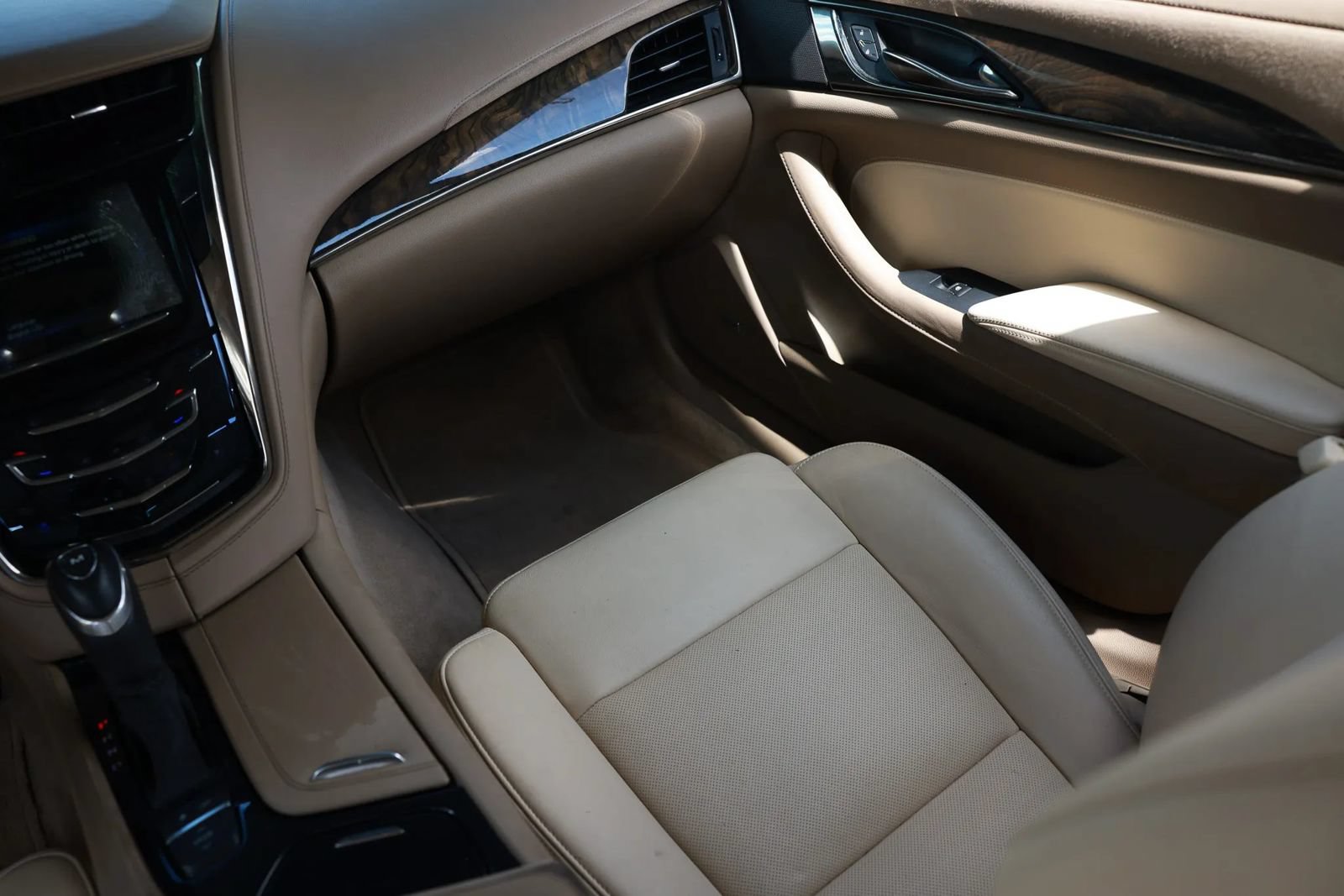 Used 2015 Cadillac CTS Luxury RWD image 14