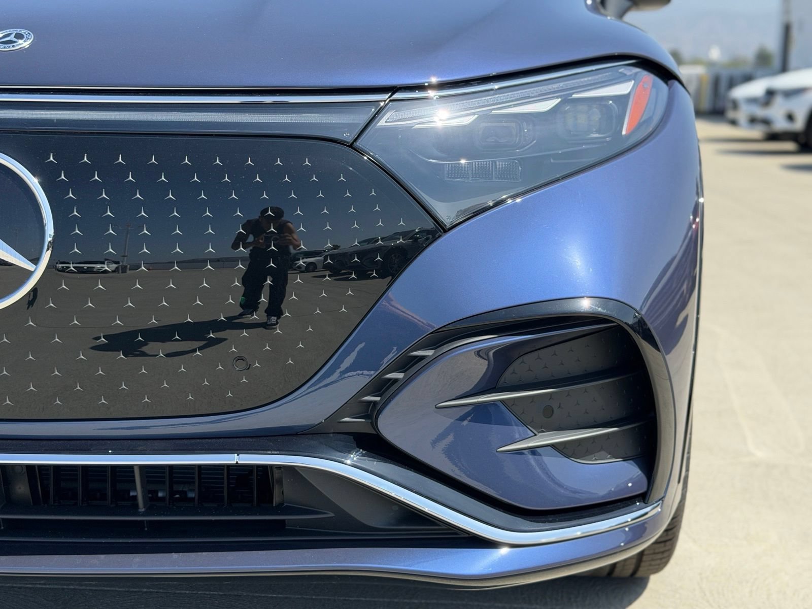 New 2026 Mercedes-Benz EQS 400 4MATIC SUV image 7