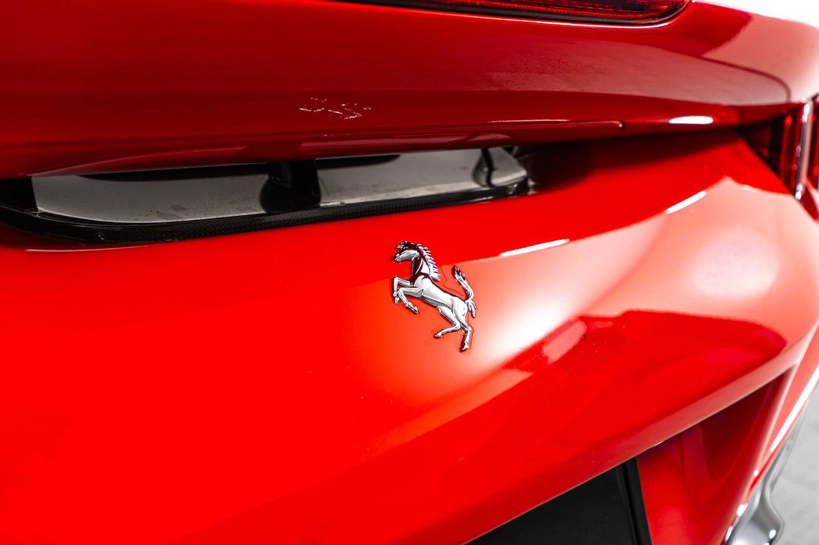 Certified 2021 Ferrari F8 Tributo Base image 17