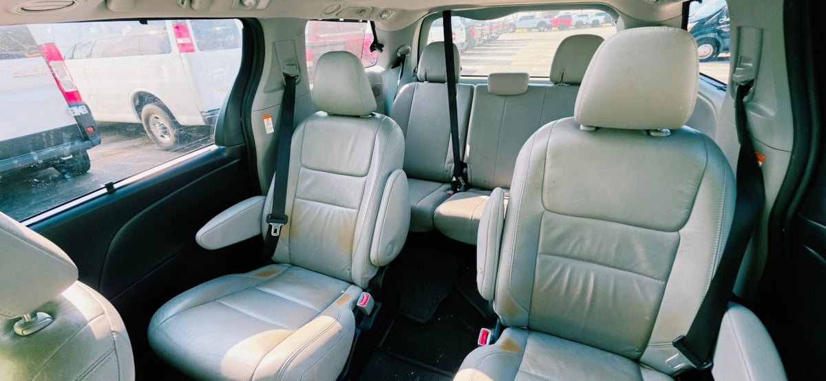 Used 2018 Toyota Sienna Limited Premium AWD/4WD image 16