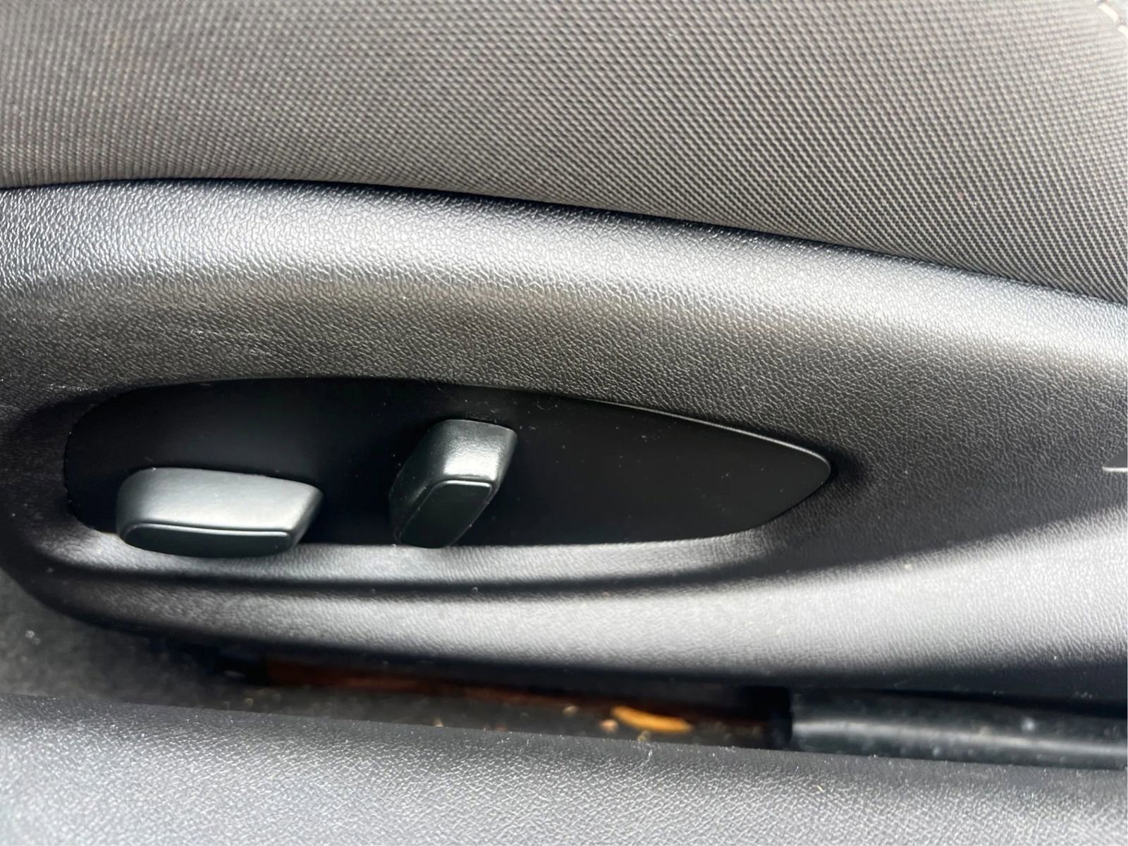 Used 2018 Chevrolet Camaro LS RWD image 28