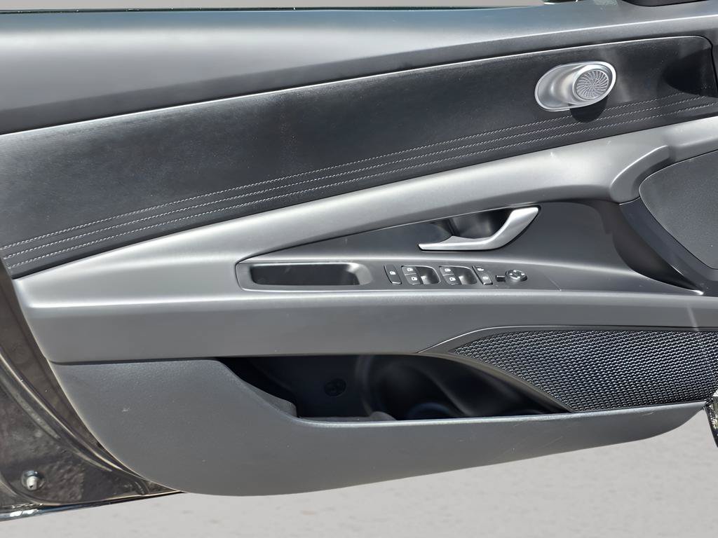 New 2026 Hyundai Elantra SE FWD image 12