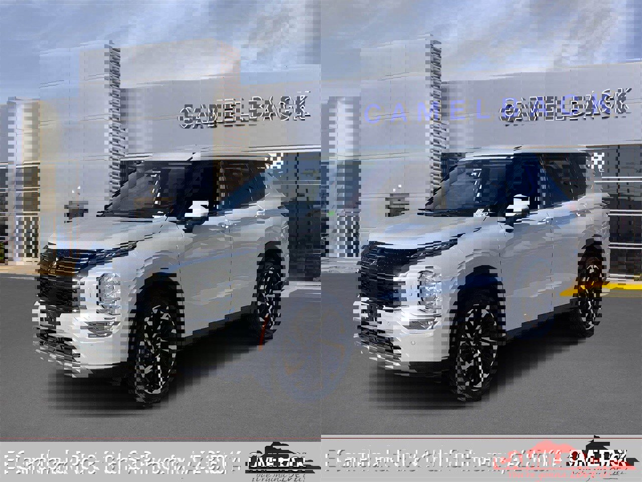 Used 2024 Mitsubishi Outlander SE image 1