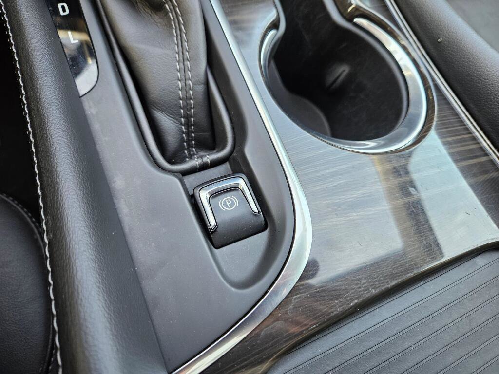 Used 2019 Buick Envision Essence image 34