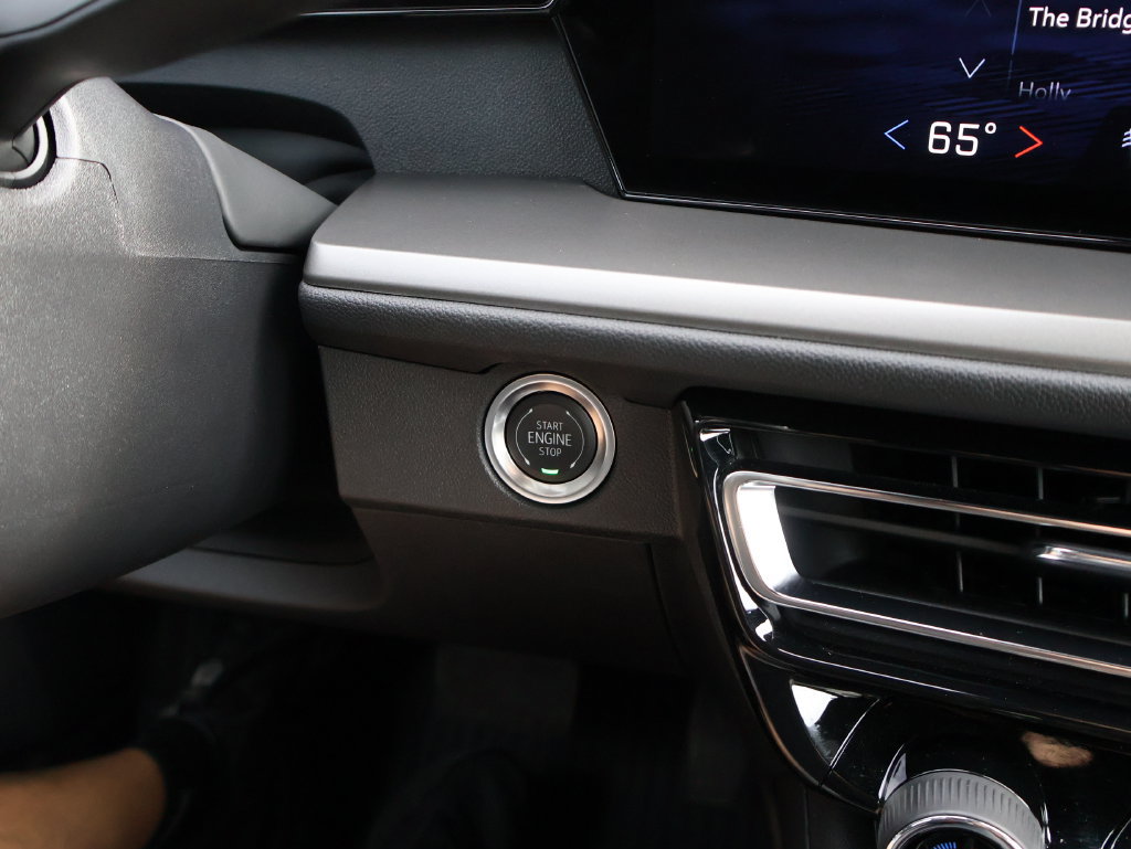 Used 2025 Chevrolet Traverse LT w/ Enhanced Driving Package FWD image 28