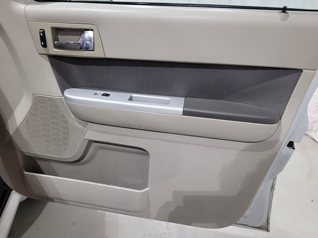 Used 2010 Mercury Mariner Premier image 47