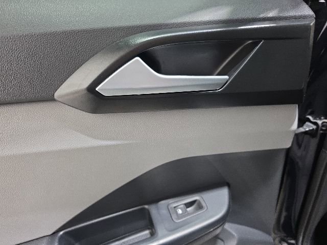 Certified 2023 Volkswagen Taos SE w/ Panoramic Sunroof Package FWD image 27