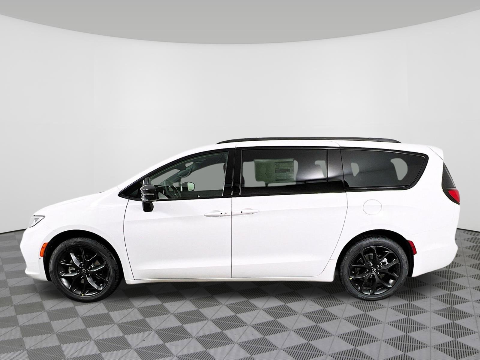 New 2026 Chrysler Pacifica Select FWD image 31