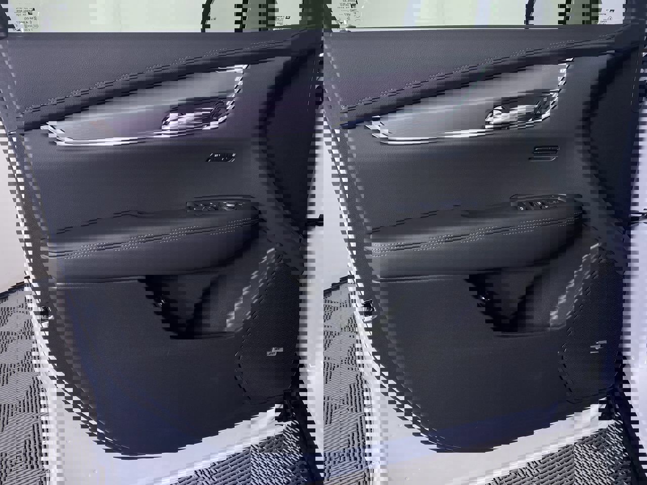 New 2025 Cadillac XT6 Luxury w/ LPO, Red Accent Package image 24