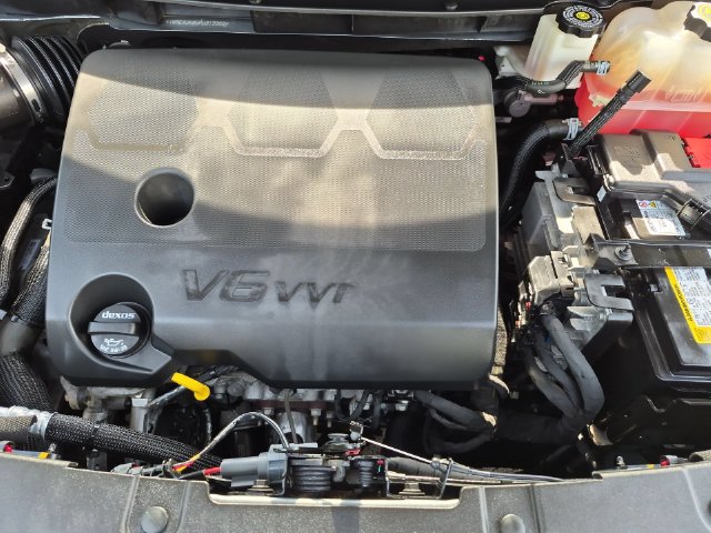 Used 2023 Chevrolet Traverse RS w/ LPO, Floor Liner Package AWD/4WD image 33