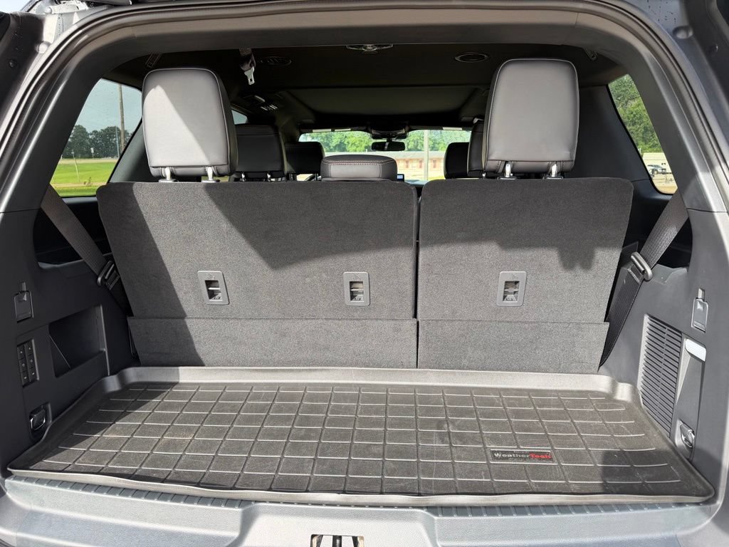Used 2024 Ford Expedition Platinum RWD image 39