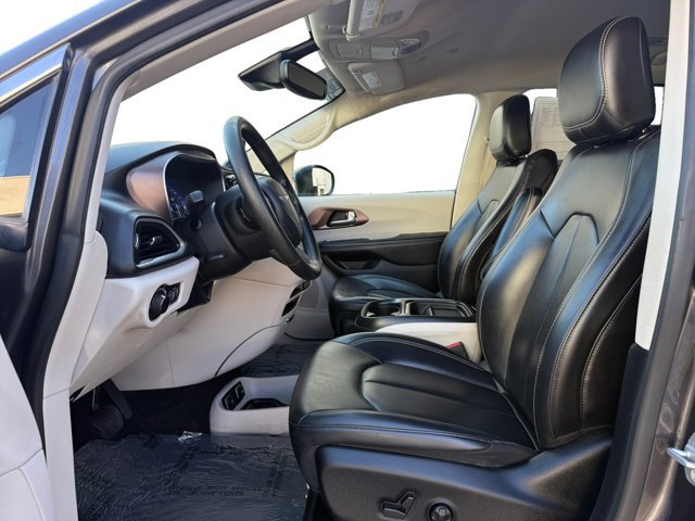 Used 2021 Chrysler Voyager Lxi FWD image 10