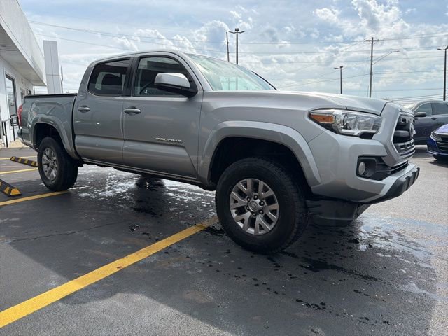 Used 2017 Toyota Tacoma SR5 image 9