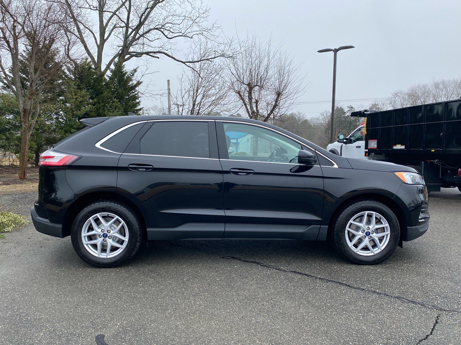 Certified 2022 Ford Edge SEL w/ Convenience Package image 3