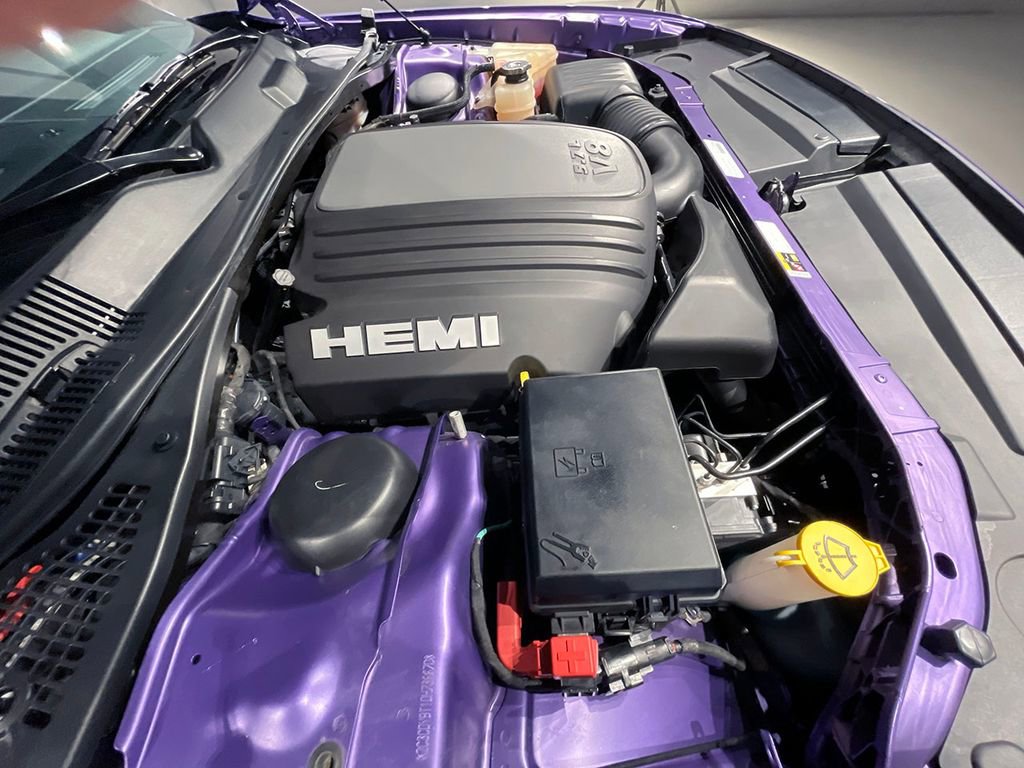 Used 2013 Dodge Challenger R/T image 29