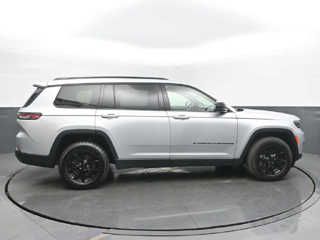 Used 2024 Jeep Grand Cherokee L Laredo AWD/4WD image 6