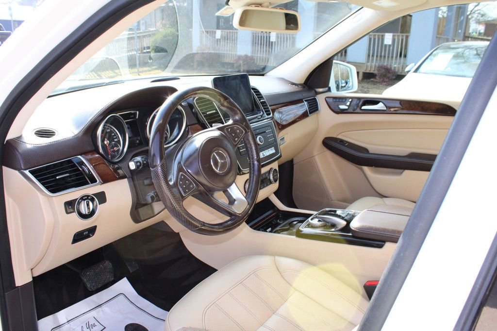 Used 2019 Mercedes-Benz GLS 450 4MATIC image 41