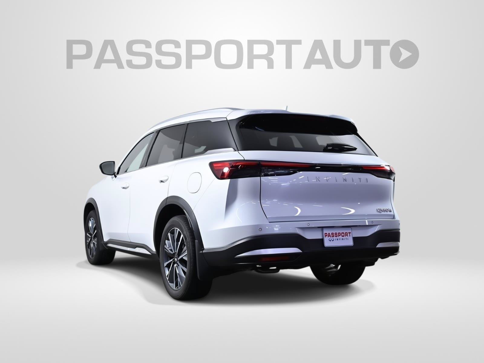 Certified 2026 INFINITI QX60 Luxe w/ Family Package AWD/4WD image 4