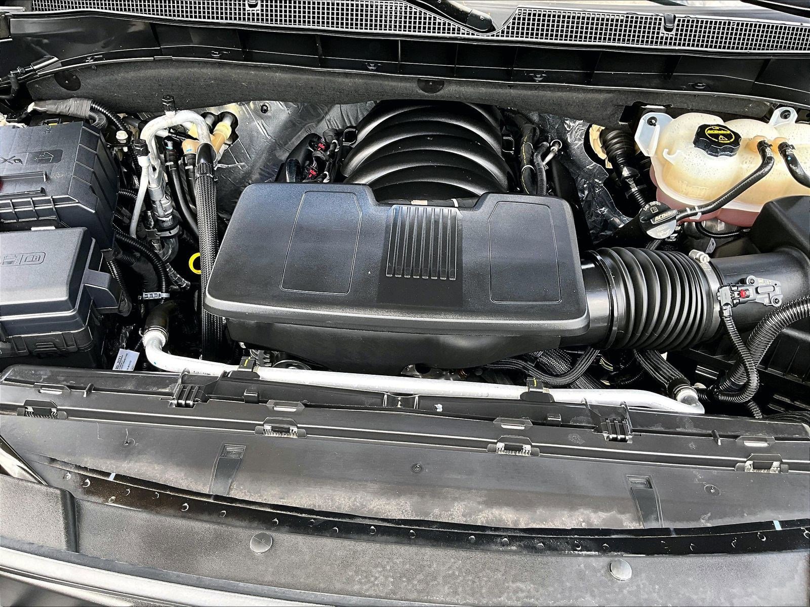 Used 2025 Chevrolet Tahoe LT RWD image 11