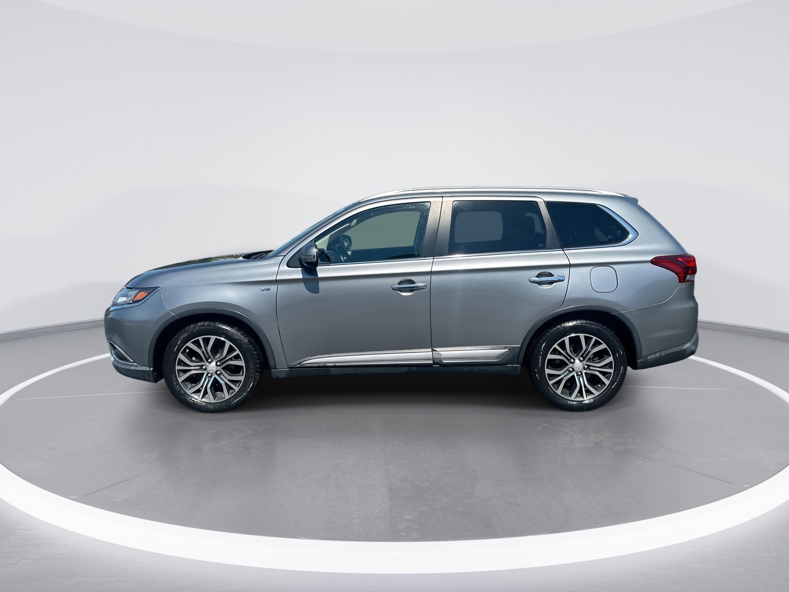 Used 2016 Mitsubishi Outlander GT AWD/4WD image 6