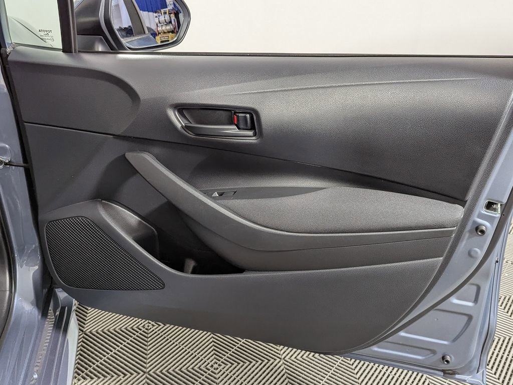 Used 2025 Toyota Corolla LE image 24