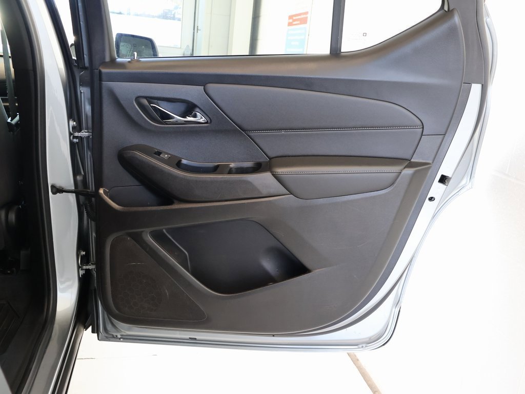 Certified 2023 Chevrolet Traverse LT w/ Midnight/Sport Edition image 34