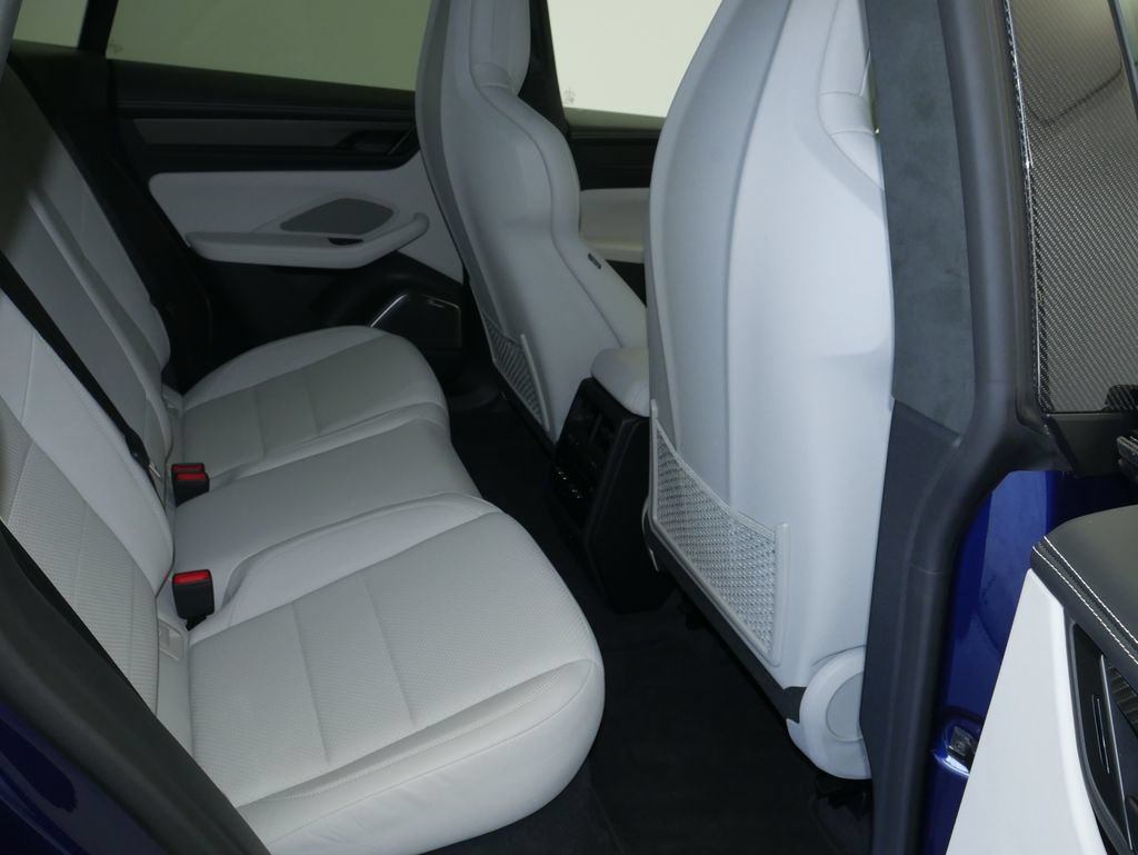 Certified 2026 Porsche Macan Turbo Electric AWD/4WD image 29