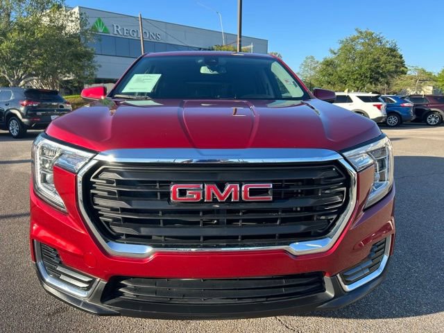 Used 2024 GMC Terrain SLE AWD/4WD image 3