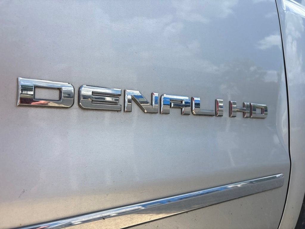 Used 2019 GMC Sierra 2500 Denali w/ Duramax Plus Package AWD/4WD image 4