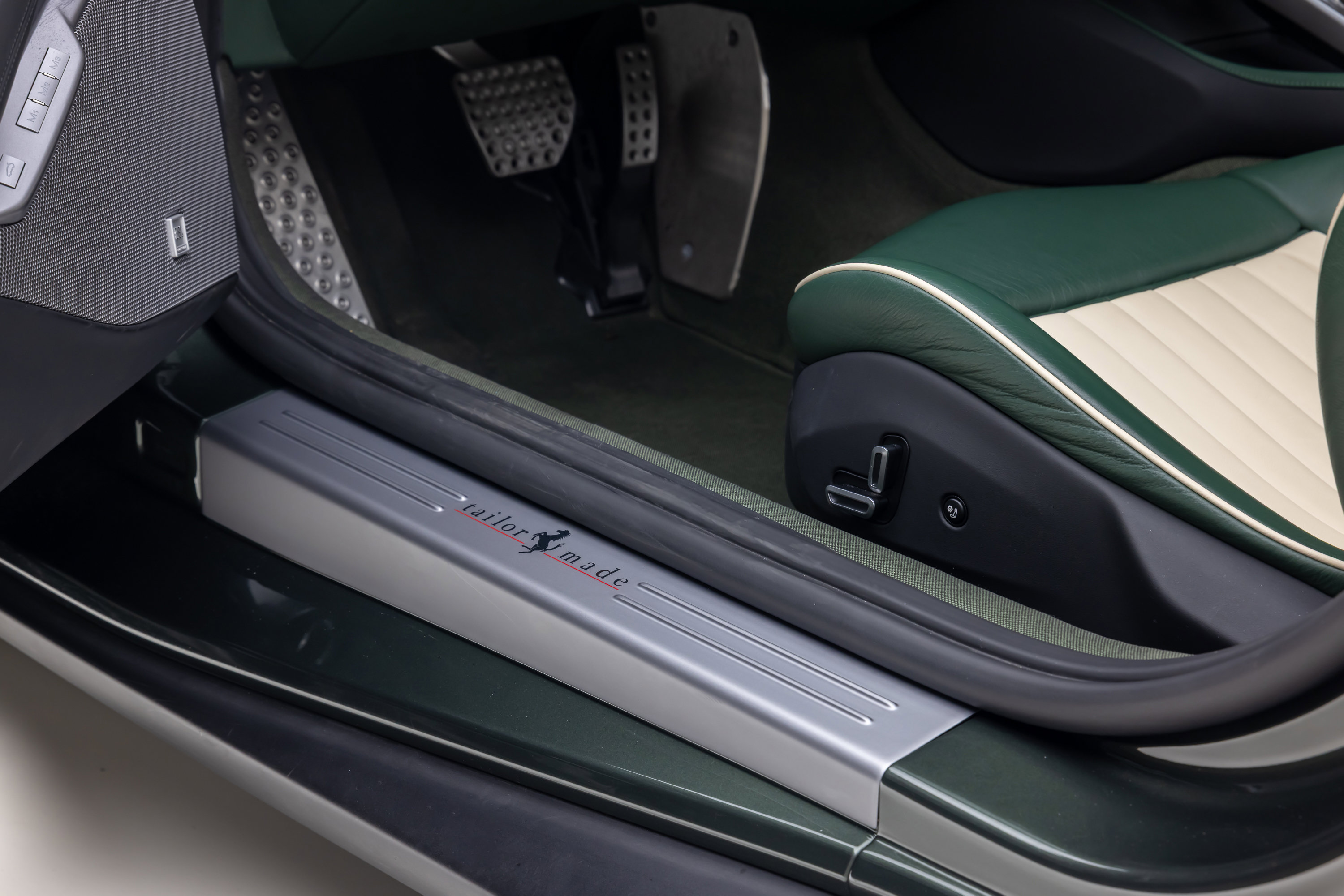 Certified 2019 Ferrari Portofino RWD image 80