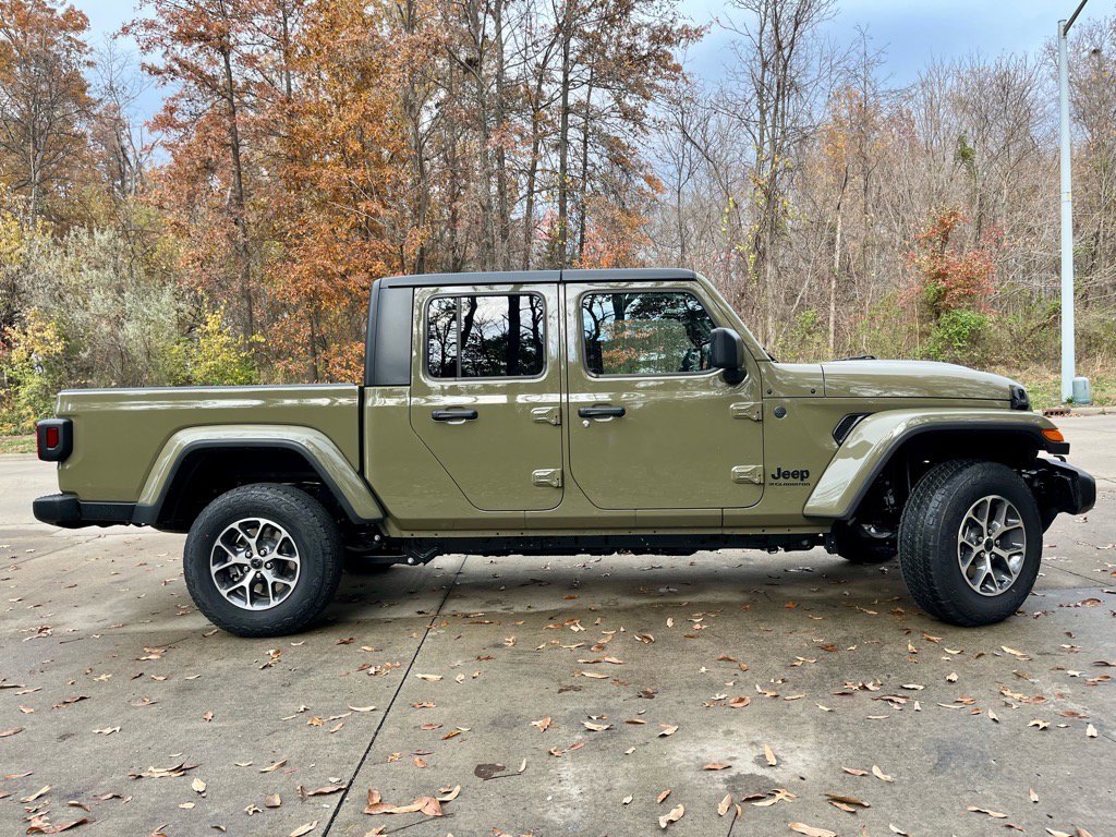 New 2026 Jeep Gladiator Sport image 5