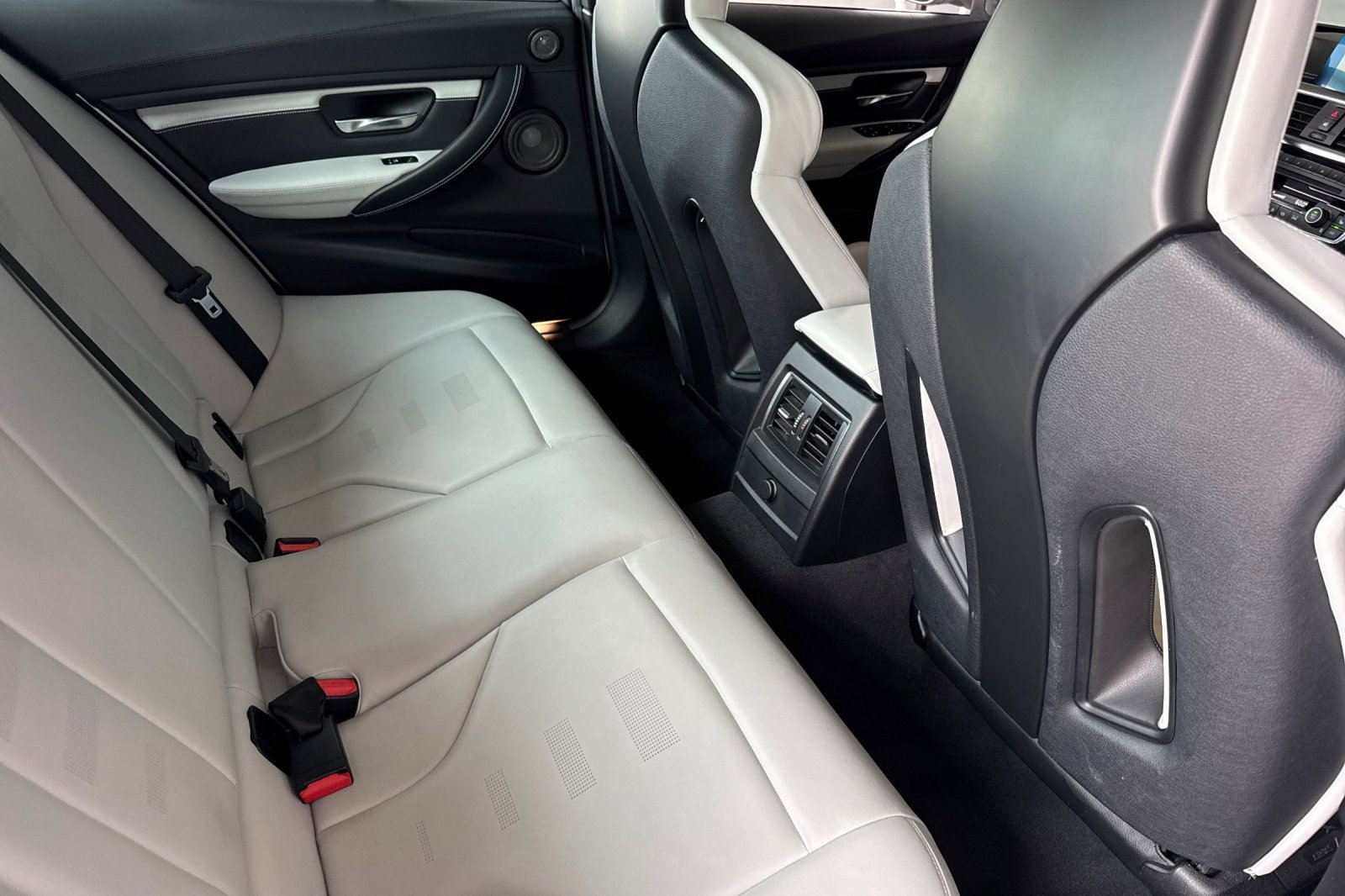 Used 2018 BMW M3 w/ Competition Package RWD image 34