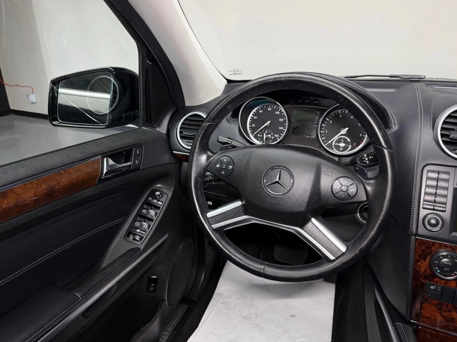 Used 2012 Mercedes-Benz GL 450 4MATIC w/ Premium 1 Pkg image 25