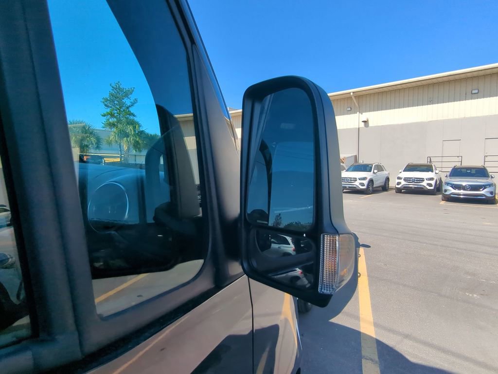 Used 2025 Mercedes-Benz Sprinter 2500 image 23